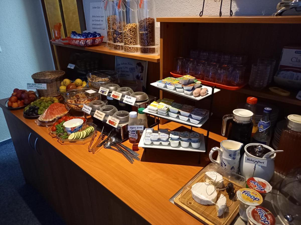 Hotel Am Hohen Schwarm Saalfeld Saale Bagian luar foto