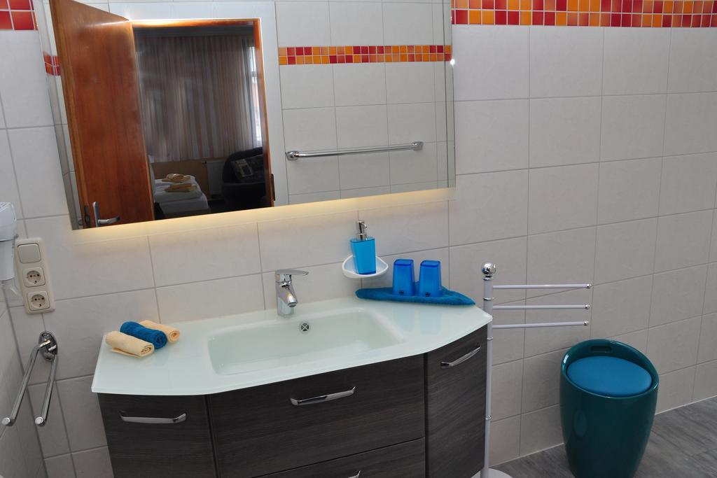 Hotel Am Hohen Schwarm Saalfeld Saale Bagian luar foto
