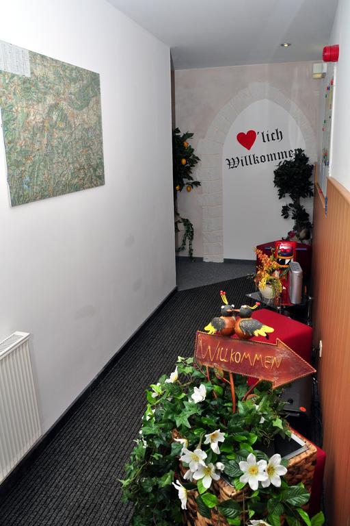 Hotel Am Hohen Schwarm Saalfeld Saale Bagian luar foto
